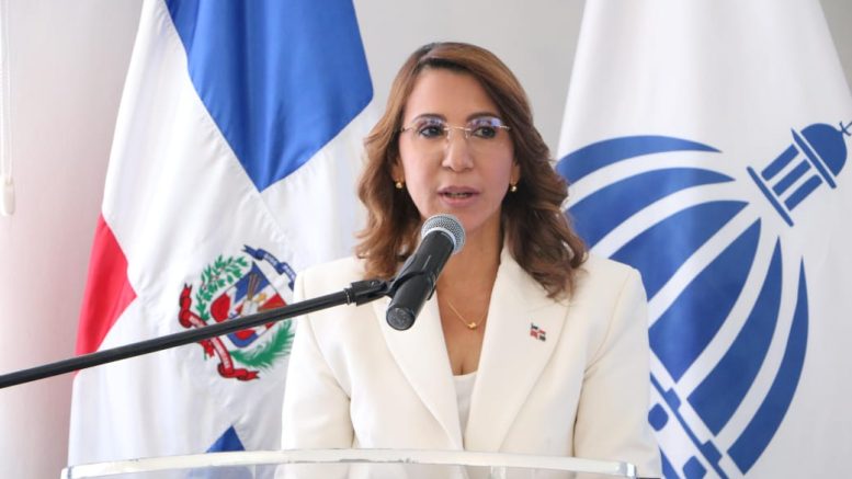Gobernadora Rochtte rinde cuentas de su quinto año en la Gobernación