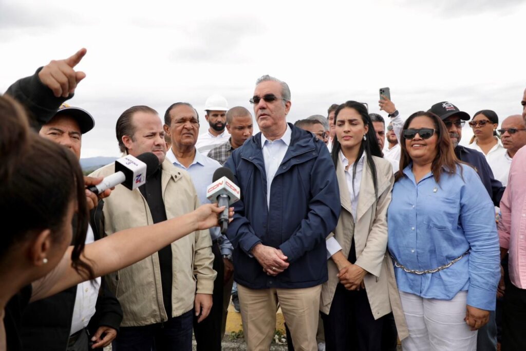 Presidente Abinader supervisa niveles de presas de Hatillo, Monción, Taveras y Rincón ante el paso del Huracán Melissa