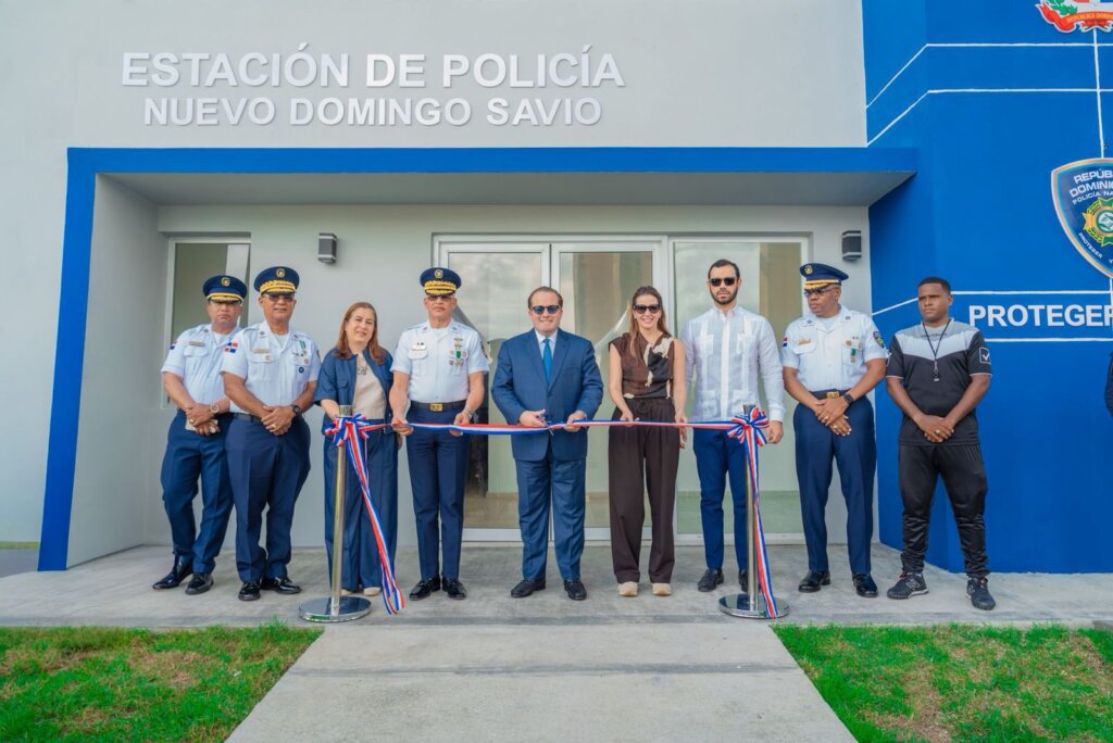 Ministro Paliza inaugura estación policial en Nuevo Domingo Savio