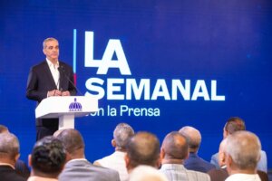 Presidente Abinader anuncia “La Brisita Navideña” y entrega de tarjetas de RD$1,500 que impactarán a dos millones 600 familias desde el 4 de diciembre