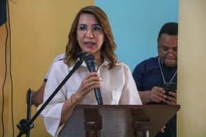 Gobernadora Claritza Rochtte acompaña al Ministro Paliza en entrega de fondos para la Catedral de Puerto Plata