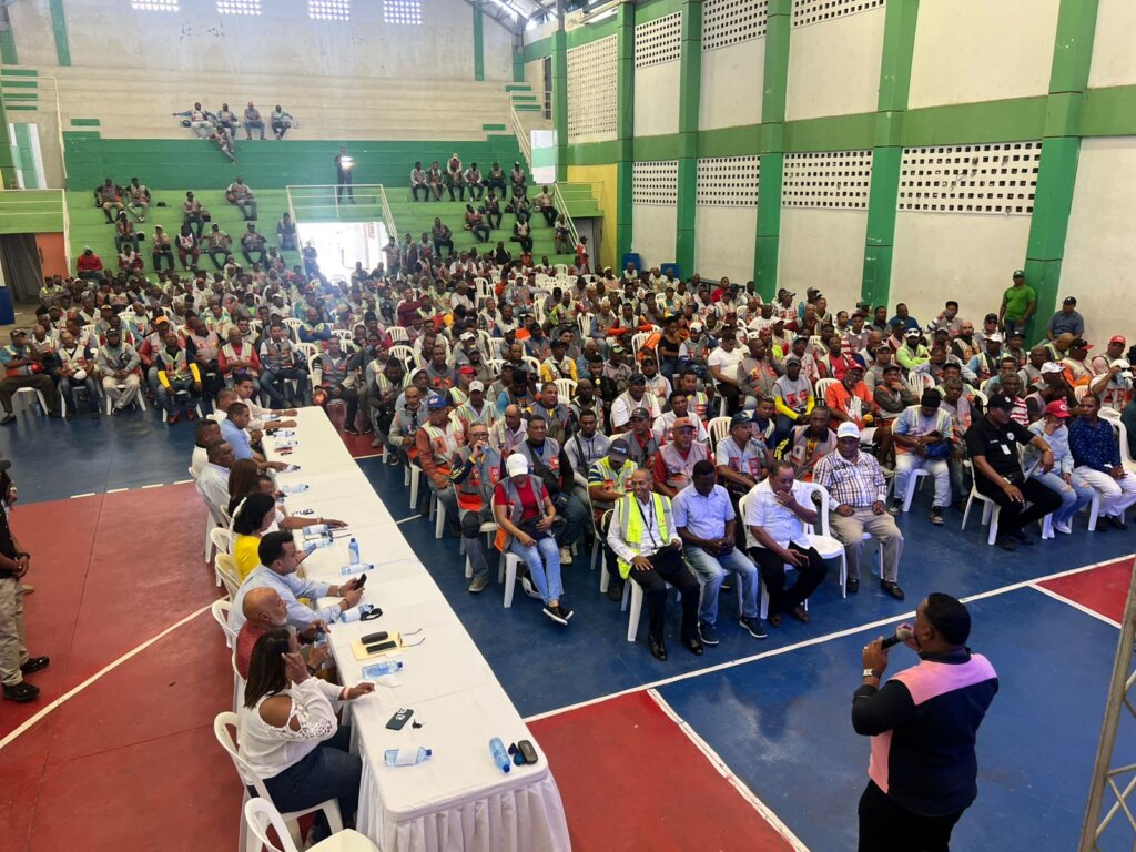 Gobernación de Puerto Plata participa en entrega del programa Moto Beneficio – MotoBen