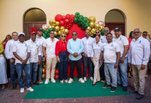 Ayuntamientos de Puerto Plata da la bienvenida a la Navidad con aguinaldo y almuerzo para sus colaboradores
