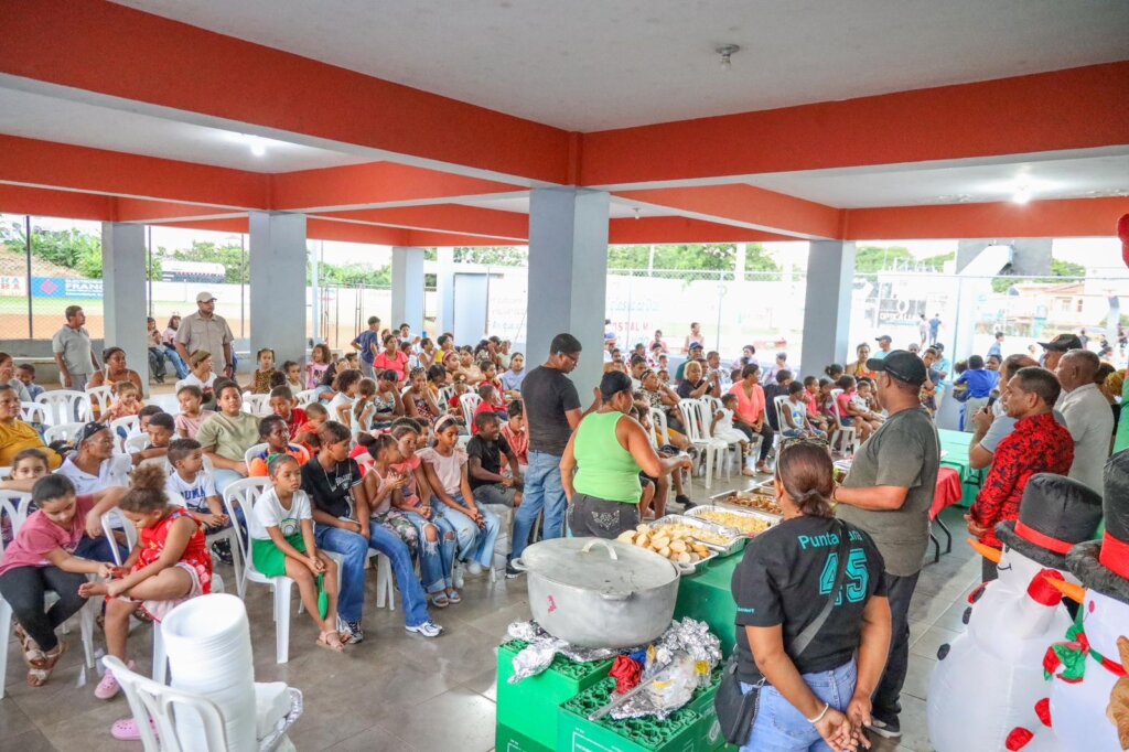 Diputado Emil Durán realiza encuentro navideño en Villa Progreso
