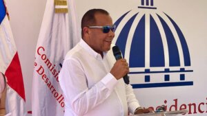 Alcalde Diomedes Roque García participa en inicio de construcción de techados deportivos en Puerto Plata