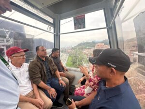 Dueños de casetas del Teleférico Viajan a Colombia para conocer Modelo exitoso de Teleférico