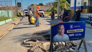 Ayuntamiento de Puerto Plata interviene calle principal de Villa Progreso que da acceso a otros sectores cercanos