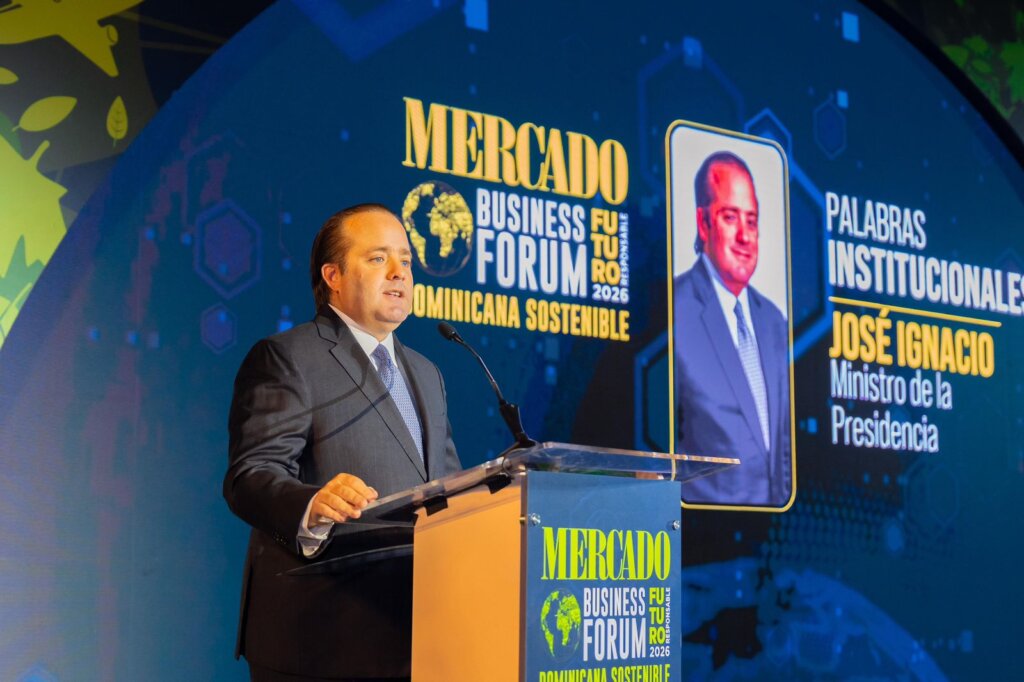 Paliza destaca sostenibilidad como eje transversal del Gobierno en foro de Revista Mercado