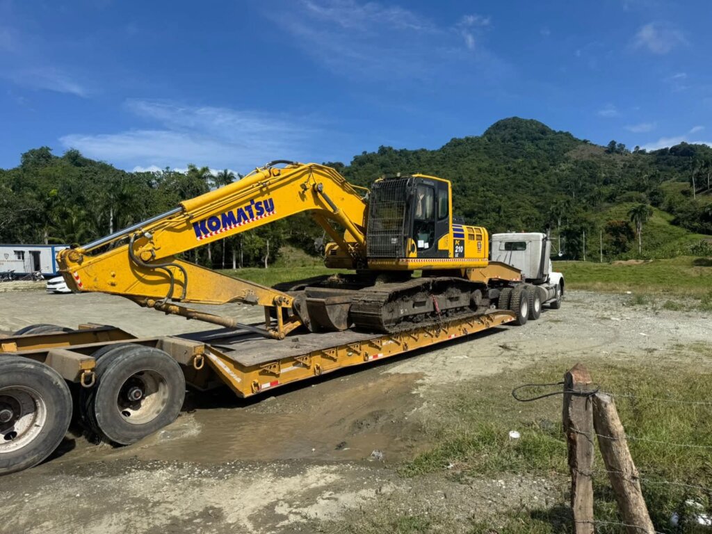 JUNTA DISTRITAL DE MAIMÓN RECIBE DOS RETROEXCAVADORAS PARA LIMPIEZA Y DRAGADO