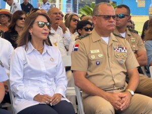 Gobernadora Claritza Rochtte participa en homenaje póstumo al mayor general piloto Juan Bautista Rojas Tabar