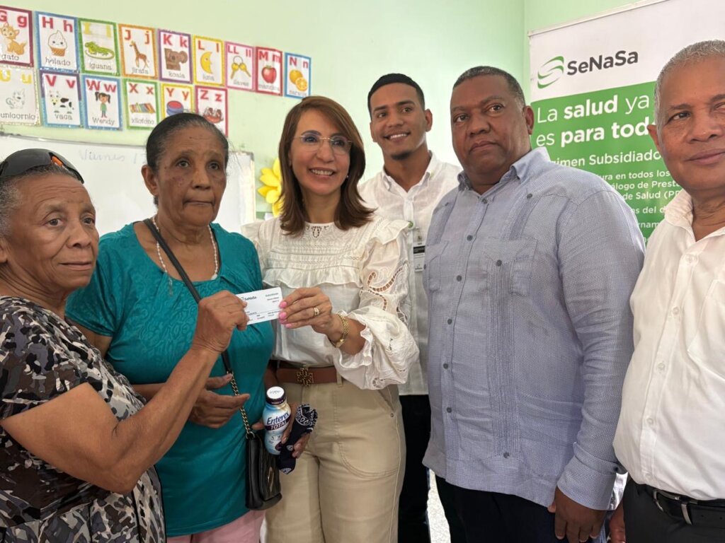Gobernadora Claritza Rochtte participa en Gran Jornada de Inclusión Social en Puerto Plata